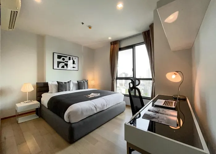 Near Bts L Large 52 Sqm L Pool And Steam バンコク都